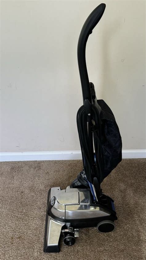 Complete Kirby Avalir Upright Vacuum Cleaner W Attachments Carpet