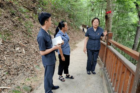 【和美城乡•四大行动】台江法院法治教育普及行动走进“中国金丝楠木第一村”保护群众活动