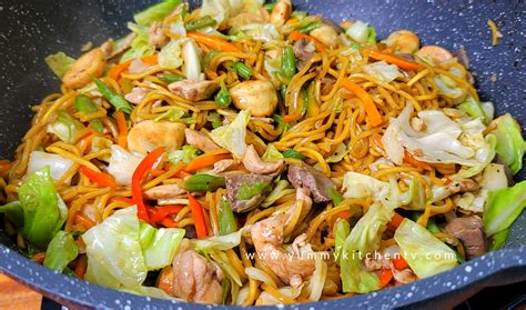 Pancit Canton Guisado - Yummy Kitchen