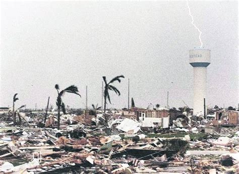 Photos See Hurricane Andrew Photos In Miami Miami Herald