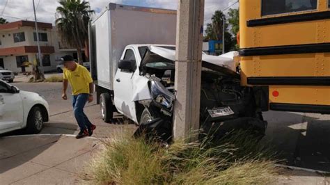 Conductor Se Pasa Un Alto Y Provoca Aparatoso Accidente En Los Mochis