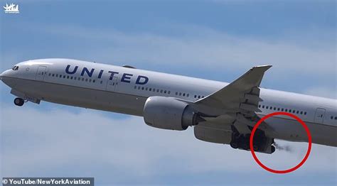 United Airlines Boeing 777 Is Forced To Land After Fuel Leak During