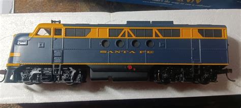 Bachmann 69603 Santa Fe Blue And Yellow Emd Ft A Diesel Locomotive Ho