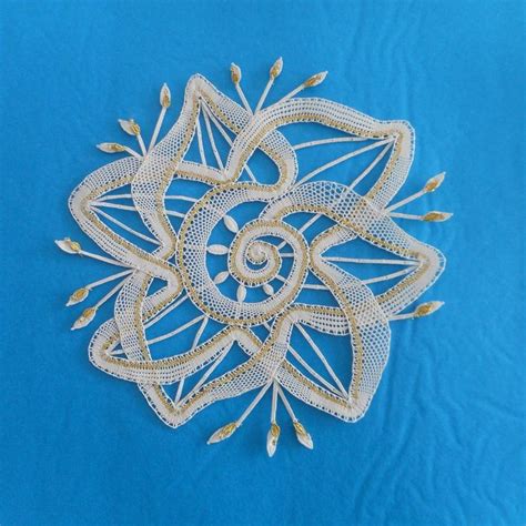 Pin By Ilse Meinel On Kl Ppeln Bobbin Lace Christmas Lace Jewelry