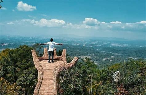 Tempat Wisata Di Banyumas Taman Bunga Matahari Hingga Air Terjun