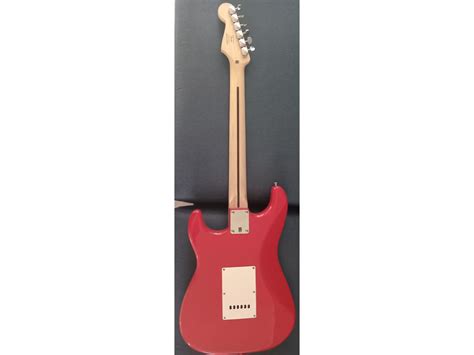 Guitarra Eléctrica Stratocaster Squier Bullet By Fender Comprá En San Juan