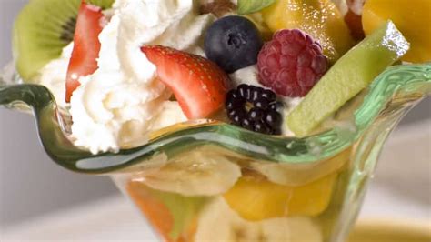 Receta de Ensalada de Frutas con Helado Exquisita y Fácil de Hacer