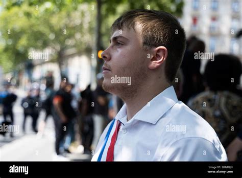 El diputado de LFI Louis Boyard en la manifestación contra la violencia