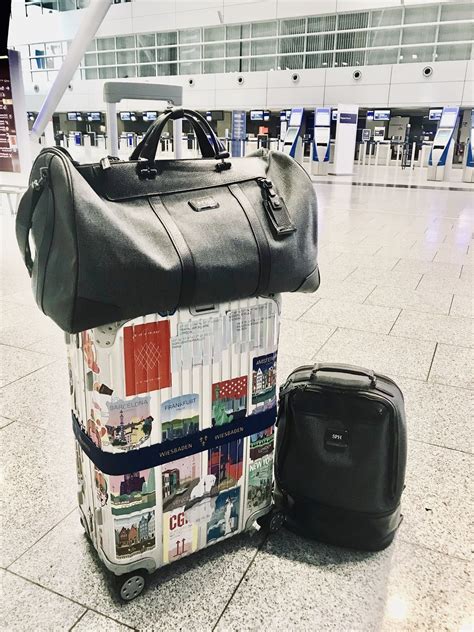 Do you put stickers on your luggage? - FlyerTalk Forums
