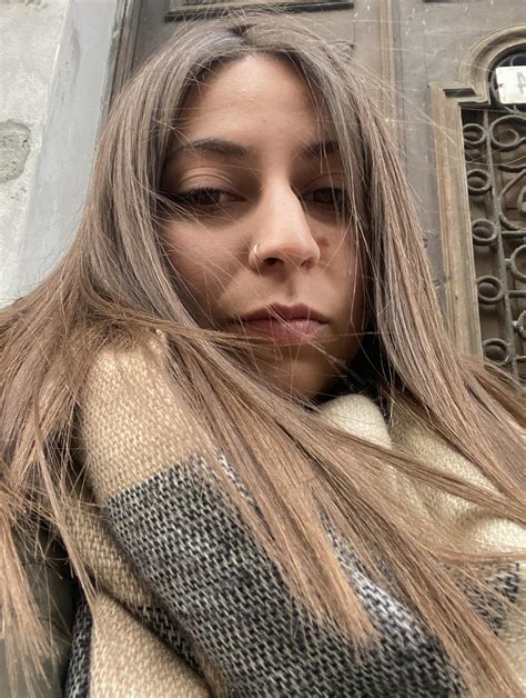 Valentina 🌻 | Por mil noches más 🤟🤟🤟🤟 | Instagram