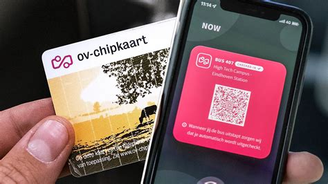 Dag Ov Chipkaart Inchecken In De Bus Met Je Telefoon In Je Broekzak