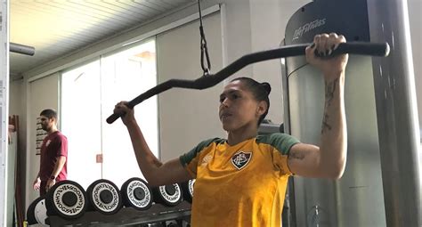 Equipe Adulta De Futebol Feminino Do Fluminense Dá Sequência à