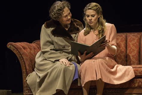 The Glass Menagerie On Broadway Review Zachary Quinto Cherry Jones