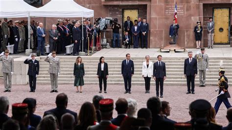 Macron Rende Omaggio Ai Partigiani Di Manouchian Tra Loro Molti