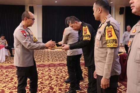 Kapolda Sumsel Serahkan Dan Sosialisasi DIPA Satker Tahun Anggaran 2024