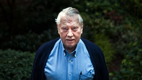 Charles Feeney, Who Made a Fortune and Then Gave It Away, Dies at 92