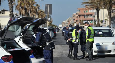 Zona Rossa Di Corsa Dal Parrucchiere Poi Fuga A Pranzo Al Mare L