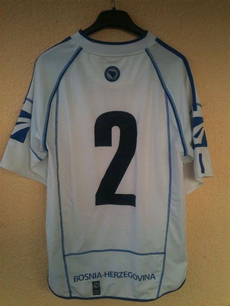 Bosnia and Herzegovina Home football shirt 2005 - 2006.