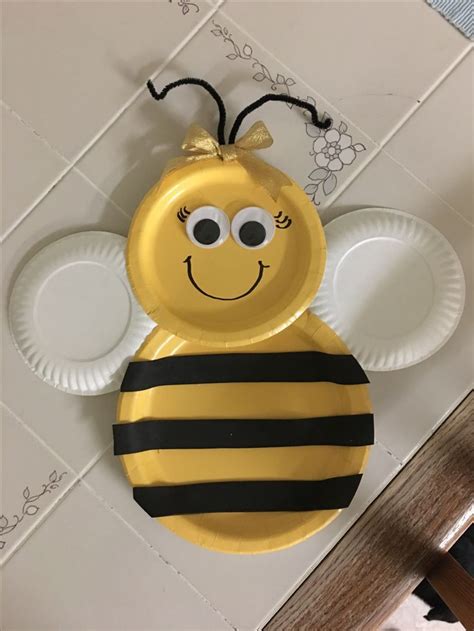 Pin By Imelda Mora On Decoraciones De Fiesta Bee Birthday Party Bee