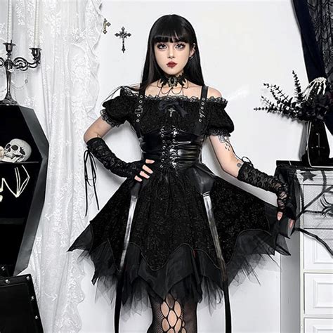 How to Dress Darkwave Goth Fashion: A Complete Guide to Goth Styles