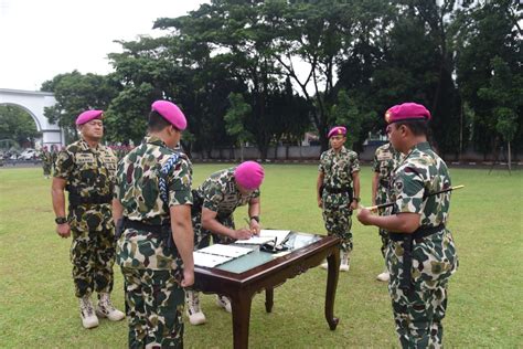 KOMANDAN PASMAR 1 HADIRI SERTIJAB DANBRIGIF 4 MARINIR BS