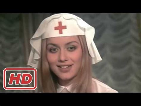 Gloria Guida indossando lingerie bianca in tassì Эротика YouTube