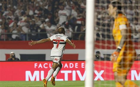 São Paulo vence o Corinthians e avança para a final da Copa do Brasil