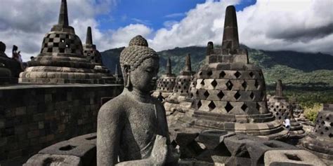 Destinasi Wisata Borobudur Objek Keajaiban Dunia Di Indonesia Yang