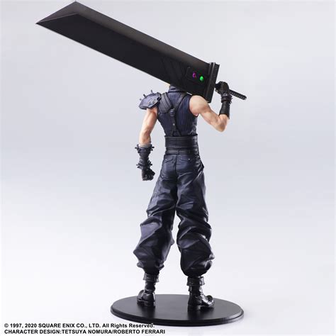 Final Fantasy 7 Remake Cloud Statue And Play Arts Kai Roche And