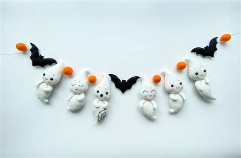 15 Spooky Halloween Garland Designs to Haunt Your Home