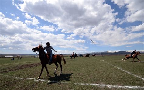 Ancient Turkic Sport Of Mounted Javelin Gets New Life In Kars Daily Sabah