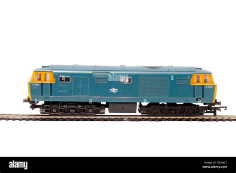 D7063 Class 35 Hymek Locomotive R.758 Triang Hornby Model railway ...