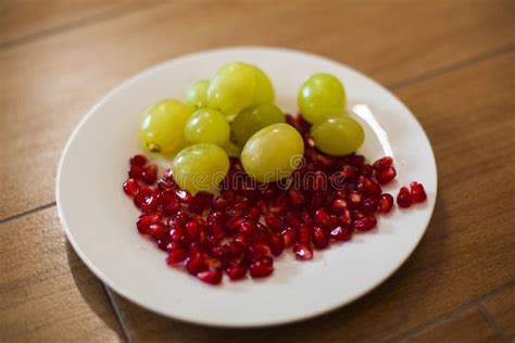 Grapes And Pomegranate Seeds Stock Image Image Of Close Green 139263093