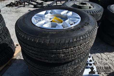 Gmc Bolt Wheels R Tires Bid Per Unit Bigiron Auctions