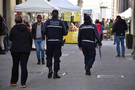 Il Sole Bacia Le Fiere Di San Florido Domani Il Centro Storico Si