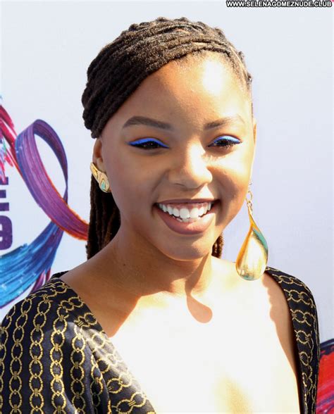 Halle Bailey No Source Celebrity Beautiful Babe Sexy Posing Hot