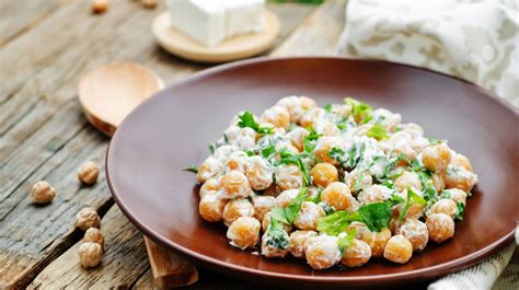 Recept Salata Od Slanutka S Feta Sirom I Vrhnjem Dobar Tek