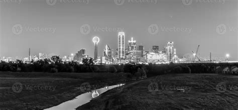 Dallas Skyline at Night 16192260 Stock Photo at Vecteezy