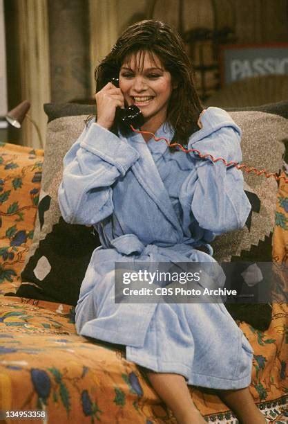 Valerie Bertinelli 1983 Photos And Premium High Res Pictures Getty Images