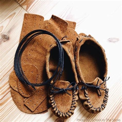 Make Your Own Moccasins Diy Leather Moccasin Craft Project Men W Leather Unlimited