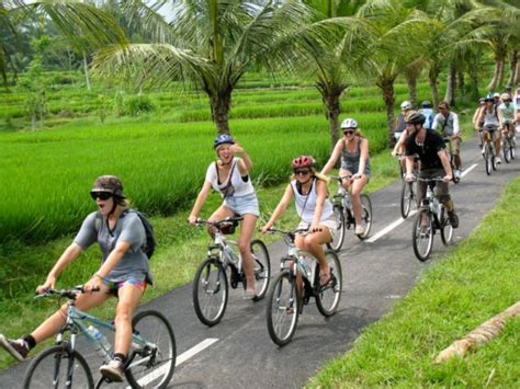 BICICLETA GUÍA HABLA ESPAÑOL EN BALI Y MEJORES RUTA POR BALI EN