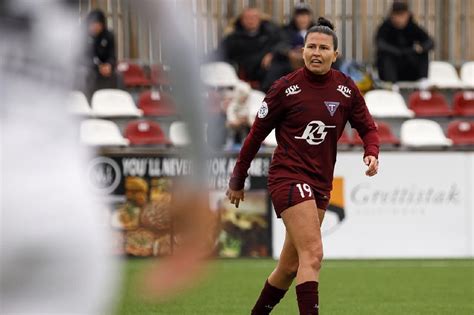 Bea Parra Se Estrena Como Goleadora En Islandia Badajoz Deportes