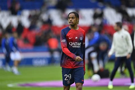 PSG Barcola revient sur son match XXL face au Barça