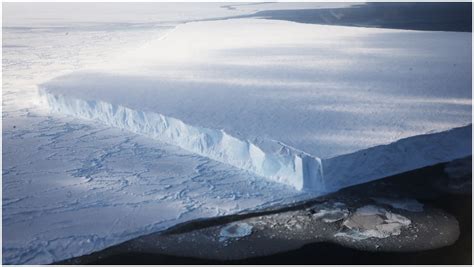 Iceberg del tamaño de Londres se desprende de la Antártida N