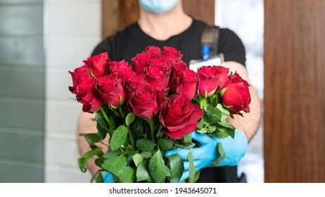 8,084 Valentine Roses Delivery Images, Stock Photos & Vectors | Shutterstock