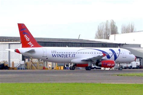 A Windjet G Rdve Airbus A Windjet At London Flickr