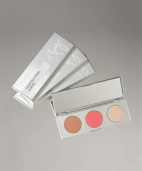 Kerry Washington Essential Cheek Palette | Neutrogena®