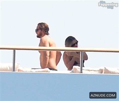Margot Robbie Sexy Seen With Tom Ackerley Flaunting Her Hot Baby Bump And Bikini Body On