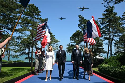 Hommage Aux Héros Cérémonie Internationale à Omaha Beach Pour Le 80e