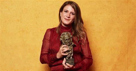 Clara Roquet Se Alza Con El Premio Goya A La Mejor Dirección Novel Por